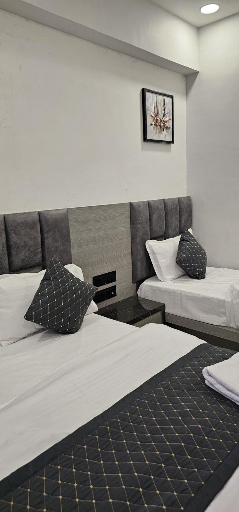 Hotel Allen Ahmedabad Esterno foto