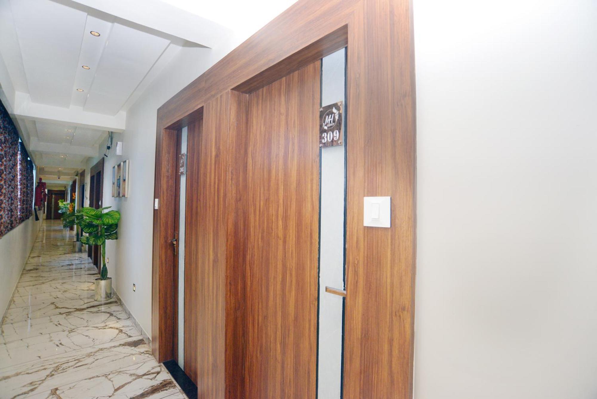 Hotel Allen Ahmedabad Esterno foto