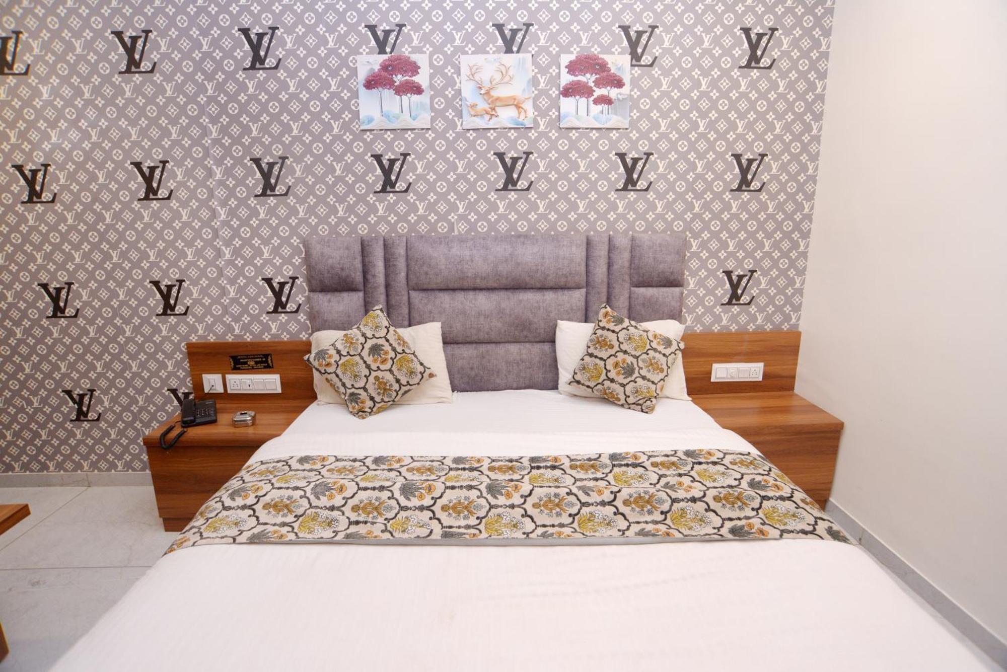 Hotel Allen Ahmedabad Esterno foto