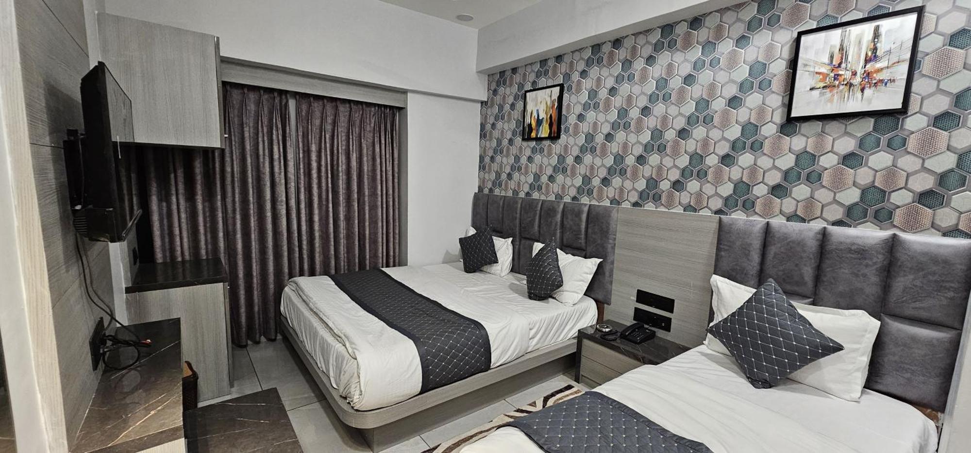 Hotel Allen Ahmedabad Esterno foto