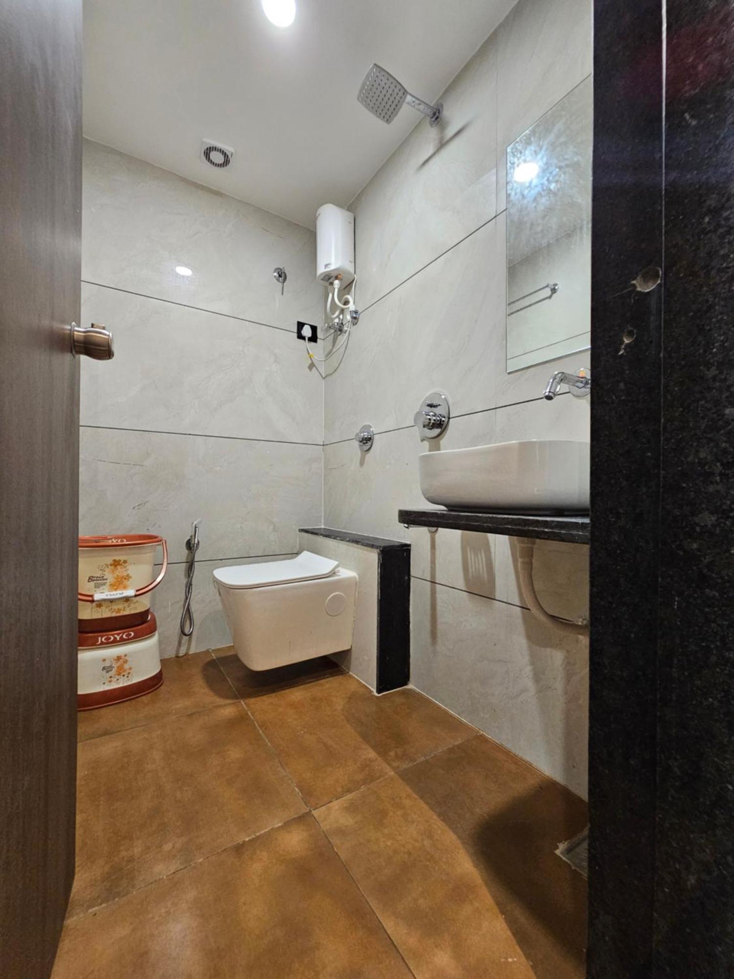 Hotel Allen Ahmedabad Esterno foto
